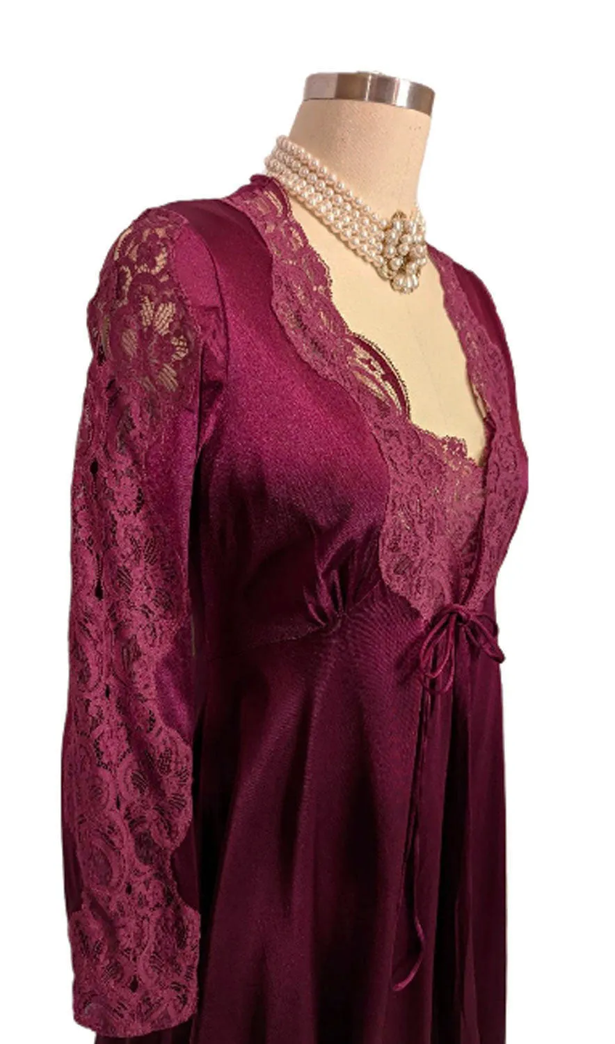 *  VINTAGE LILY OF FRANCE SLEEPWEAR LACE PEIGNOIR NIGHTGOWN SET IN ROYAL GARNET