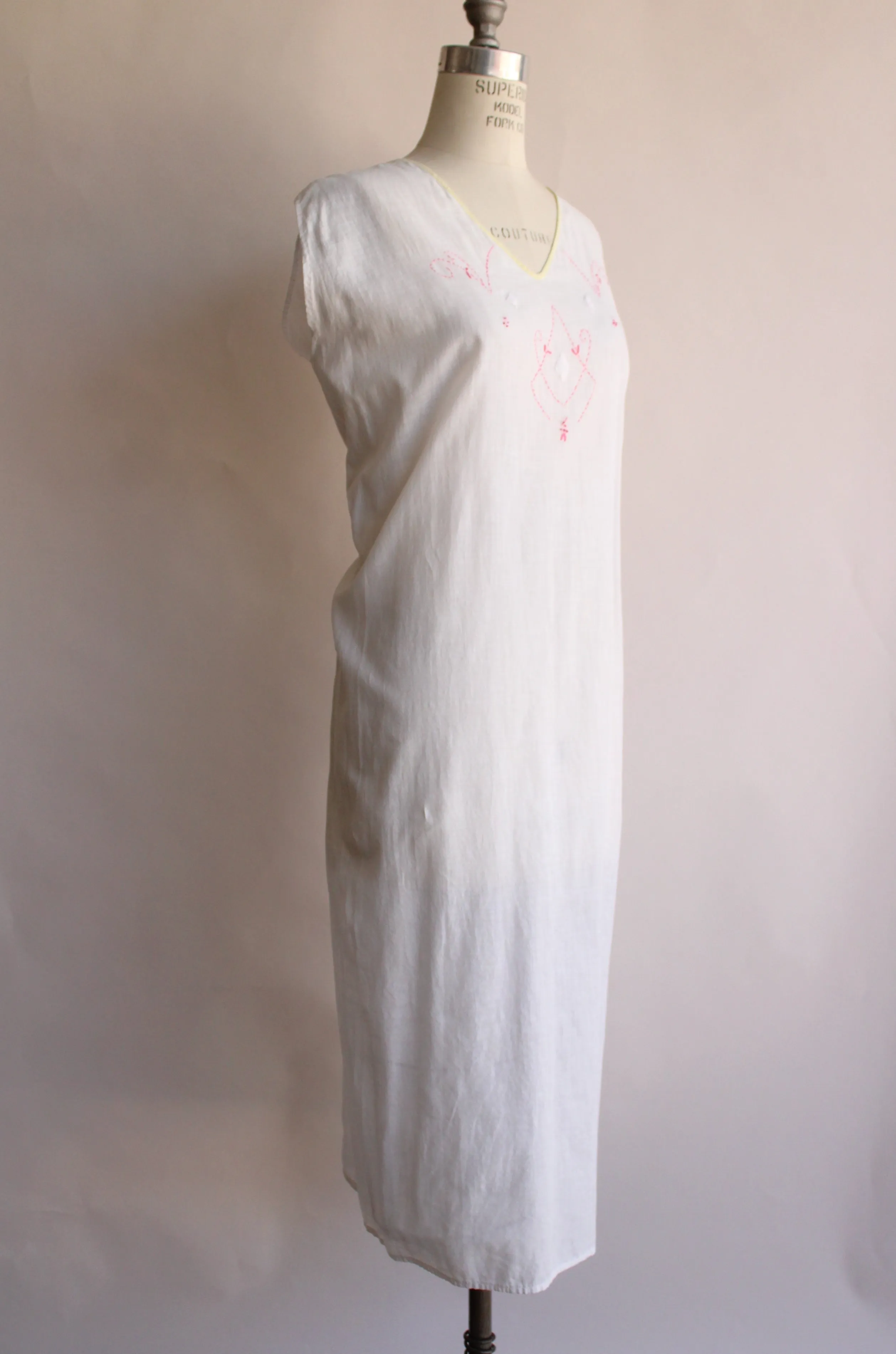 Antique 1910s 1920s White Cotton Embroidered Nightgown