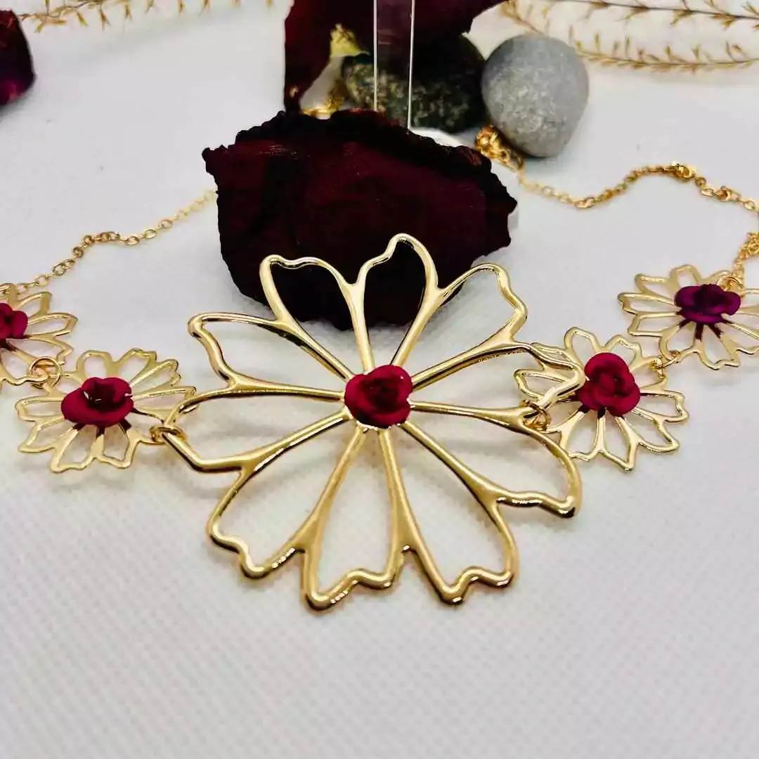 Antique Hollow Out Flower earring  with Necklace