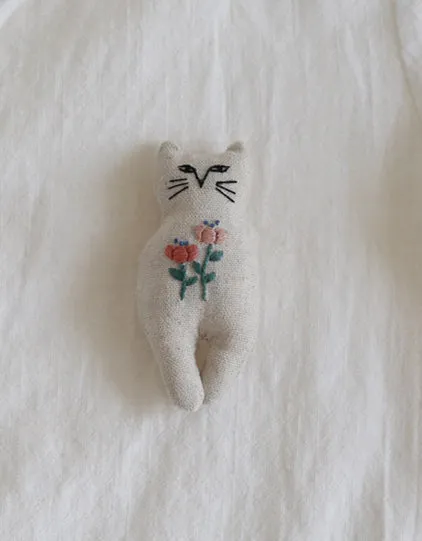 DIY Embroidery Cat Brooch Key Chain Pendant Gift (Including DIY materials)