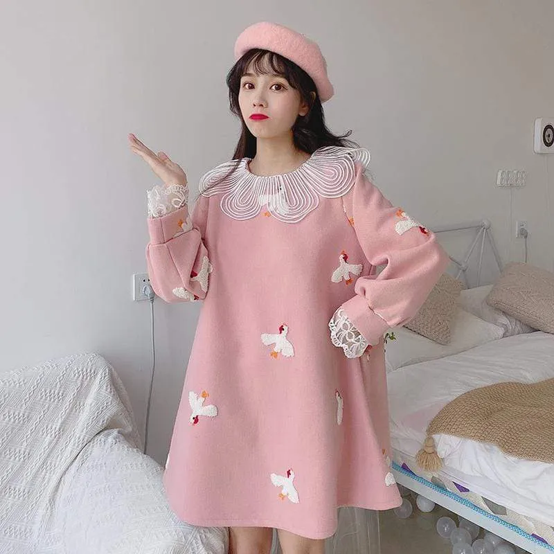 Duck Embroidered Lace Collar Flare Sleeved Autumn Dress