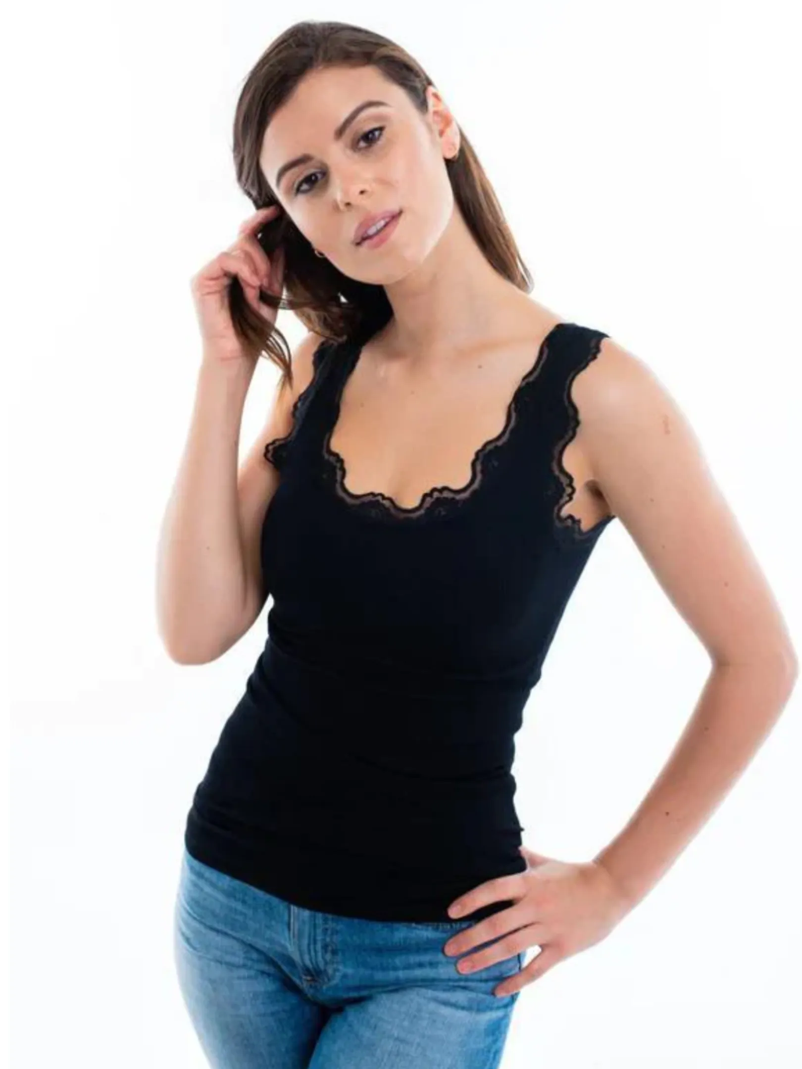 Essential everyday tank top with lace detail - Black or White