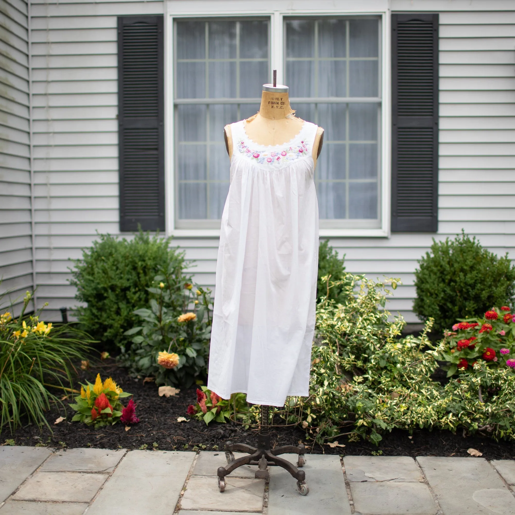 Rosebud Nightgown