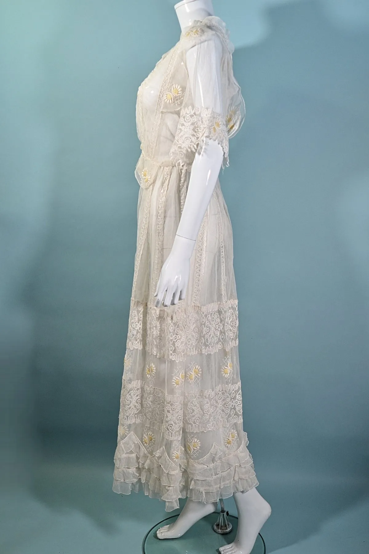 SOLD Vintage/Antique Edwardian White Lace Embroidered Party Dress M