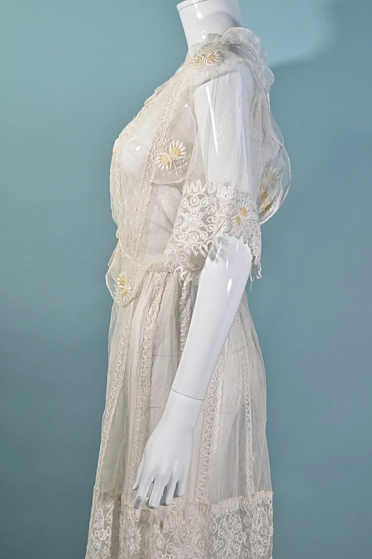 SOLD Vintage/Antique Edwardian White Lace Embroidered Party Dress M