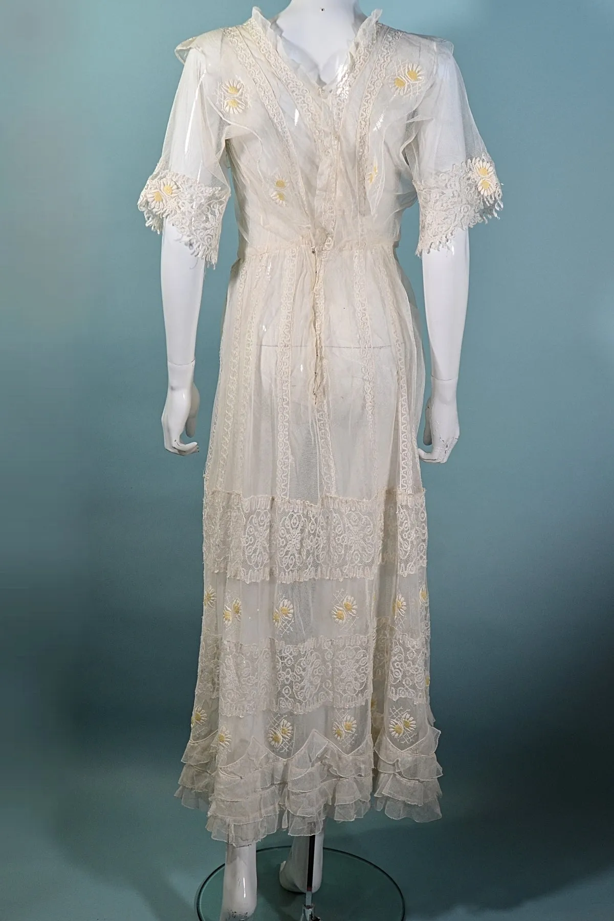 SOLD Vintage/Antique Edwardian White Lace Embroidered Party Dress M