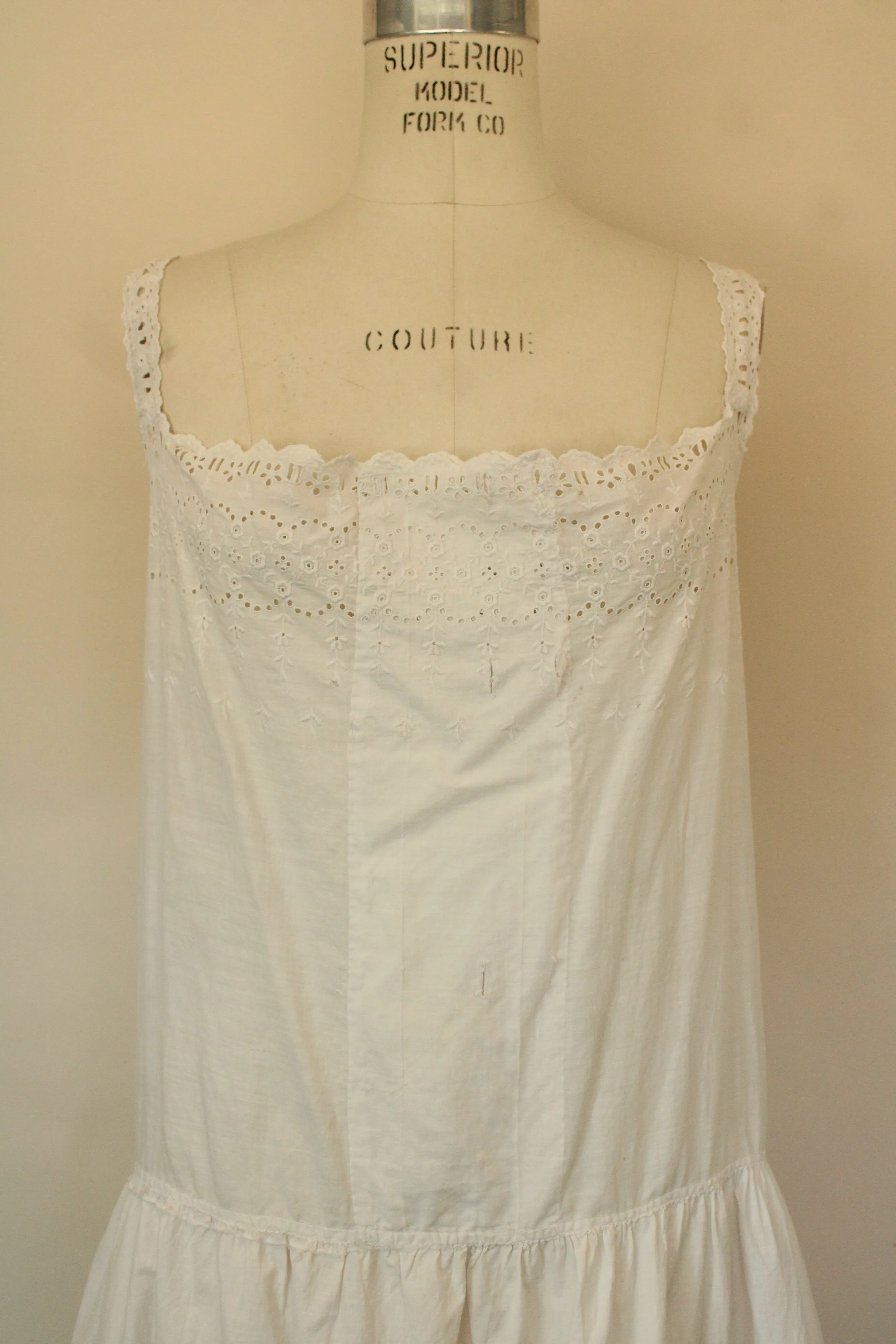 Vintage 1920s Volup Size White Cotton Chemise