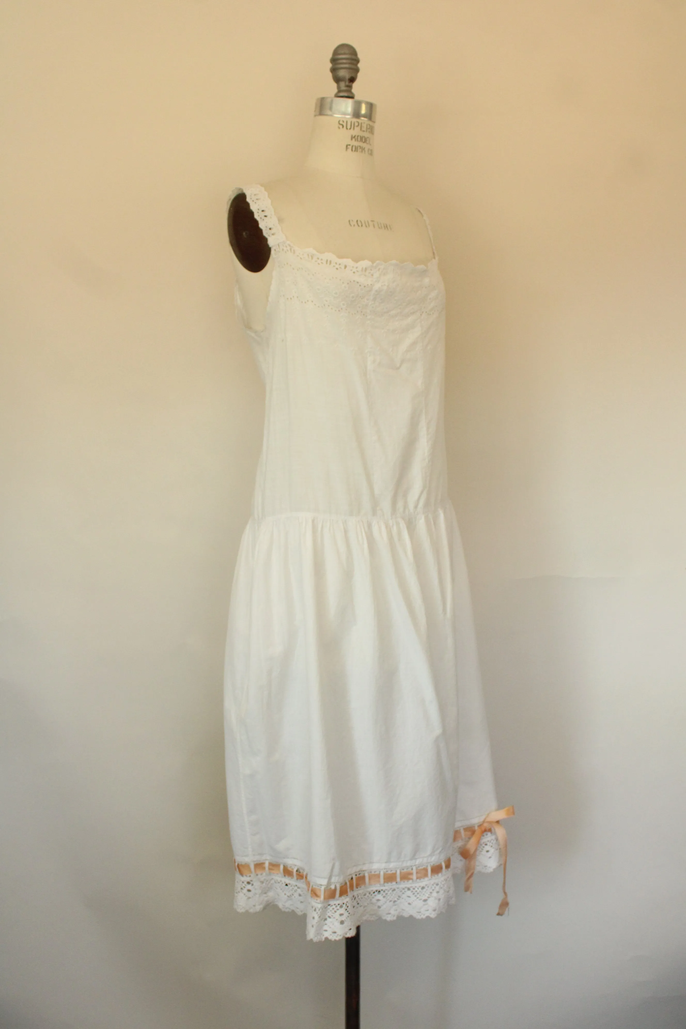 Vintage 1920s Volup Size White Cotton Chemise