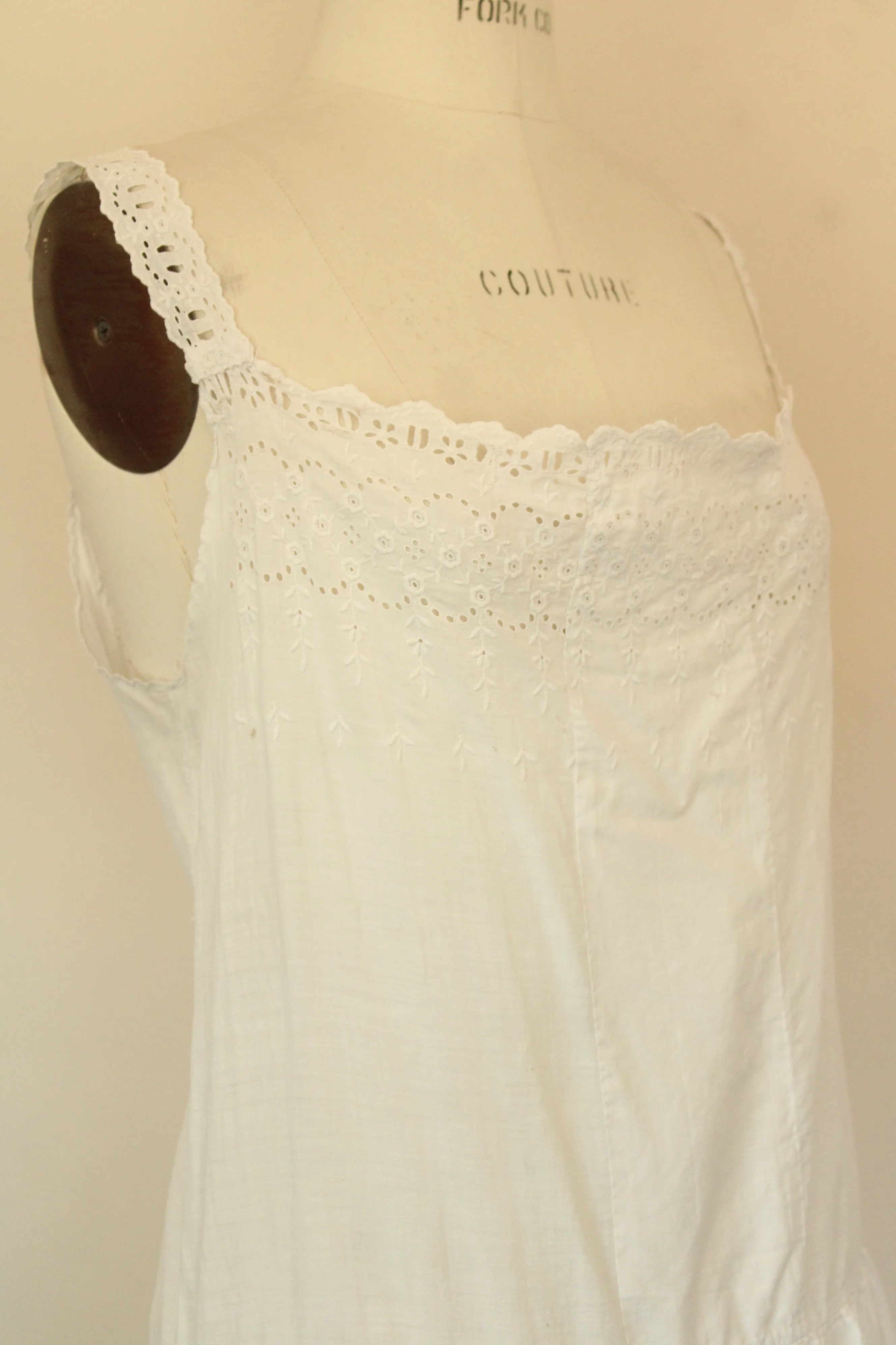 Vintage 1920s Volup Size White Cotton Chemise