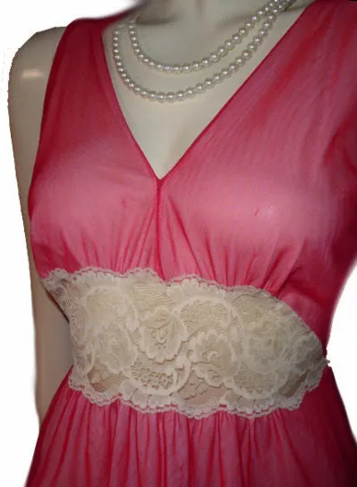 *VINTAGE INTIME DOUBLE NYLON & IVORY LACE PEIGNOIR & NIGHTGOWN SET IN CHERRIES JUBILEE