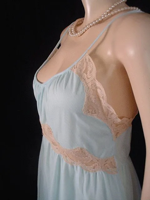 *VINTAGE INTIME DOUBLE NYLON IVORY LACE PEIGNOIR & NIGHTGOWN SET IN LAGOON