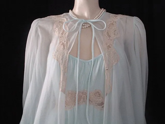 *VINTAGE INTIME DOUBLE NYLON IVORY LACE PEIGNOIR & NIGHTGOWN SET IN LAGOON