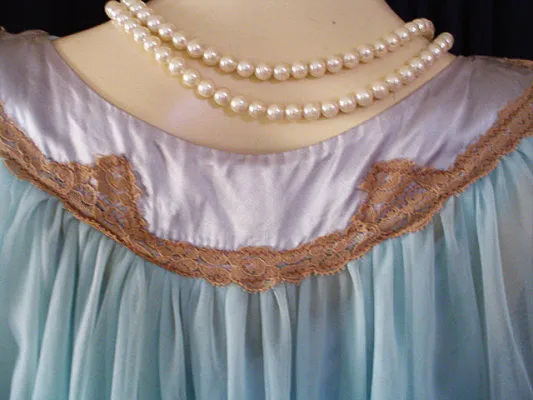 *VINTAGE JENELLE DOUBLE NYLON PEIGNOIR & NIGHTGOWN SET WITH SATIN & ECRU LACE TRIM IN CARIBBEAN JEWEL