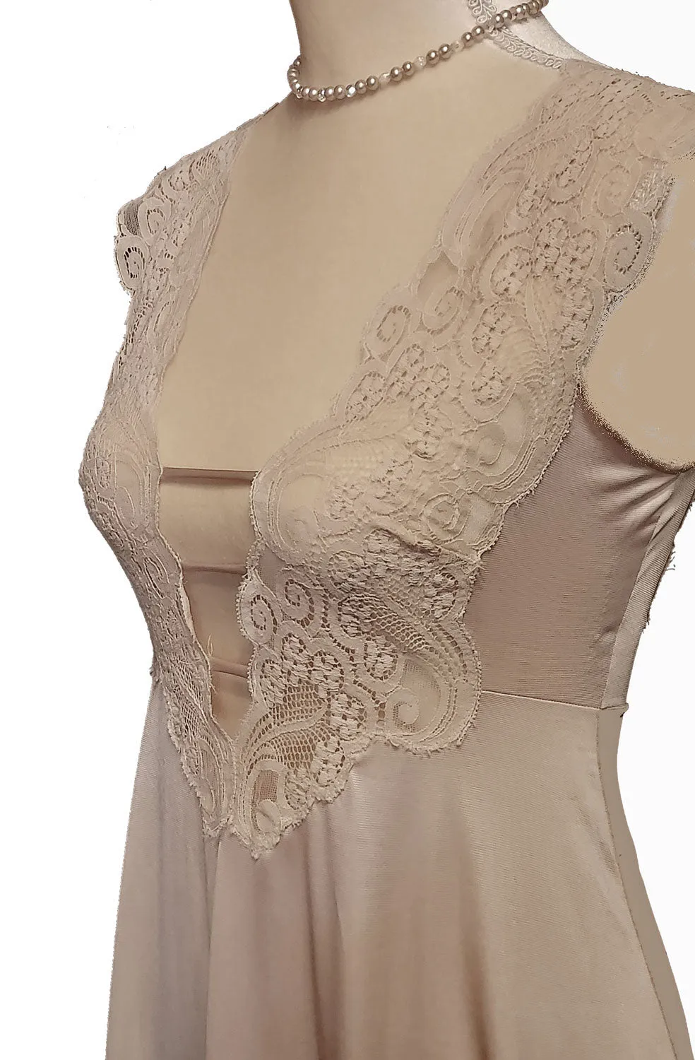 *VINTAGE LILY OF FRANCE BY ROSA PULEO-SZULE ALL LACE PLUNGING BODICE & BACK NIGHTGOWN IN BROWN SUGAR - MADE IN THE U.S.A.