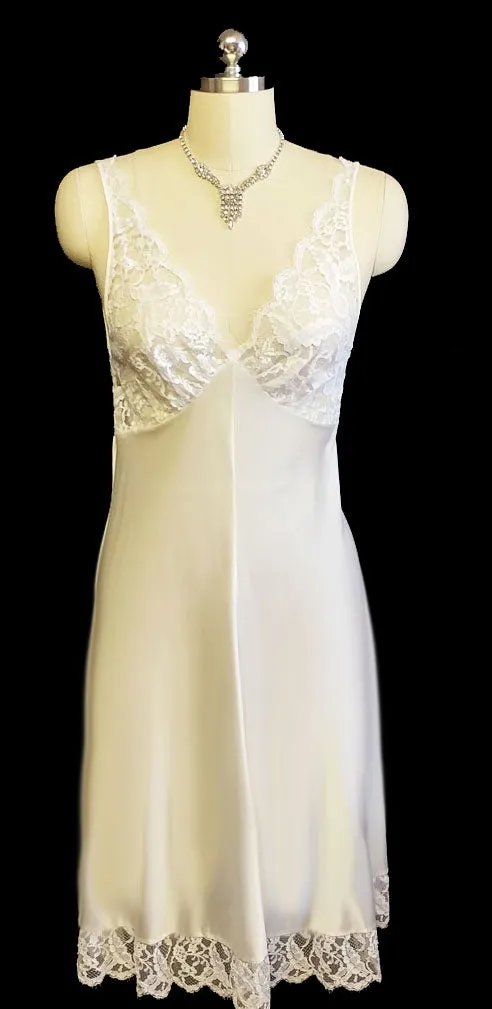 *VINTAGE LUCIE ANN FOR CLAIRE SANDRA BEVERLY HILLS EYELASH LACE BRIDAL TROUSSEAU PEIGNOIR & NIGHTGOWN SET