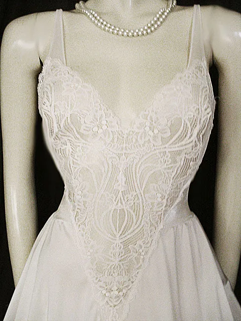 *VINTAGE OLGA BRIDAL ALL LACE BODICE SPANDEX NIGHTGOWN WITH SHEER BACK IN OYSTER - SIZE MEDIUM