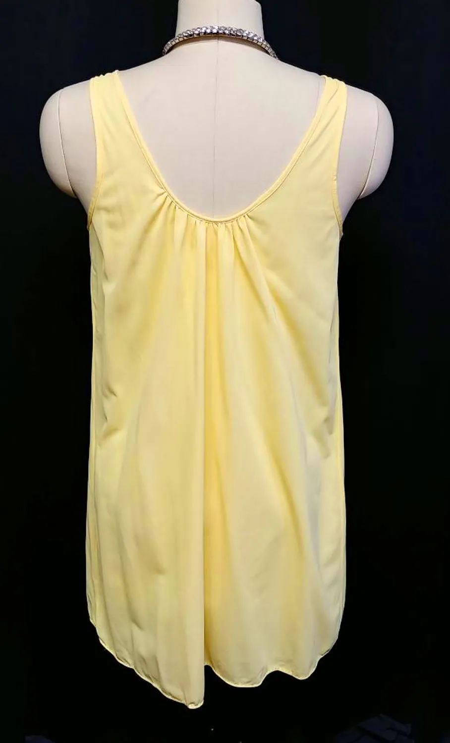 *VINTAGE PILLOWTEX DAISY NIGHTGOWN & PEIGNOIR SET IN LEMON MERINGUE